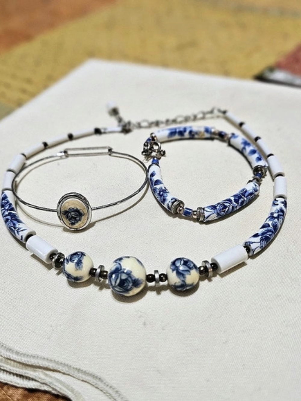 DELFT Blue Floral Beaded Necklace And Bracelet Set